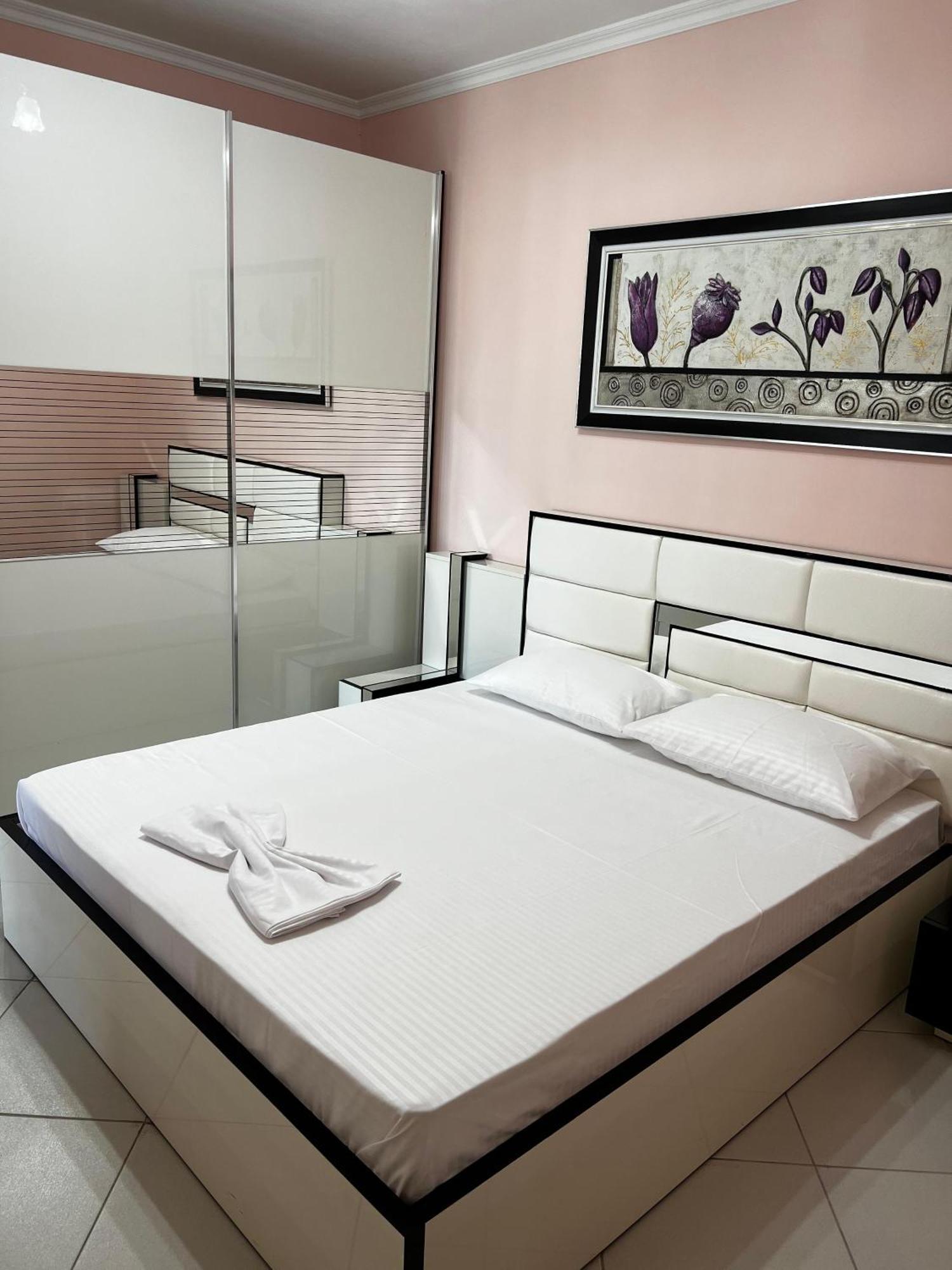 Amy'S Luxury Appartment Shkodër Екстериор снимка