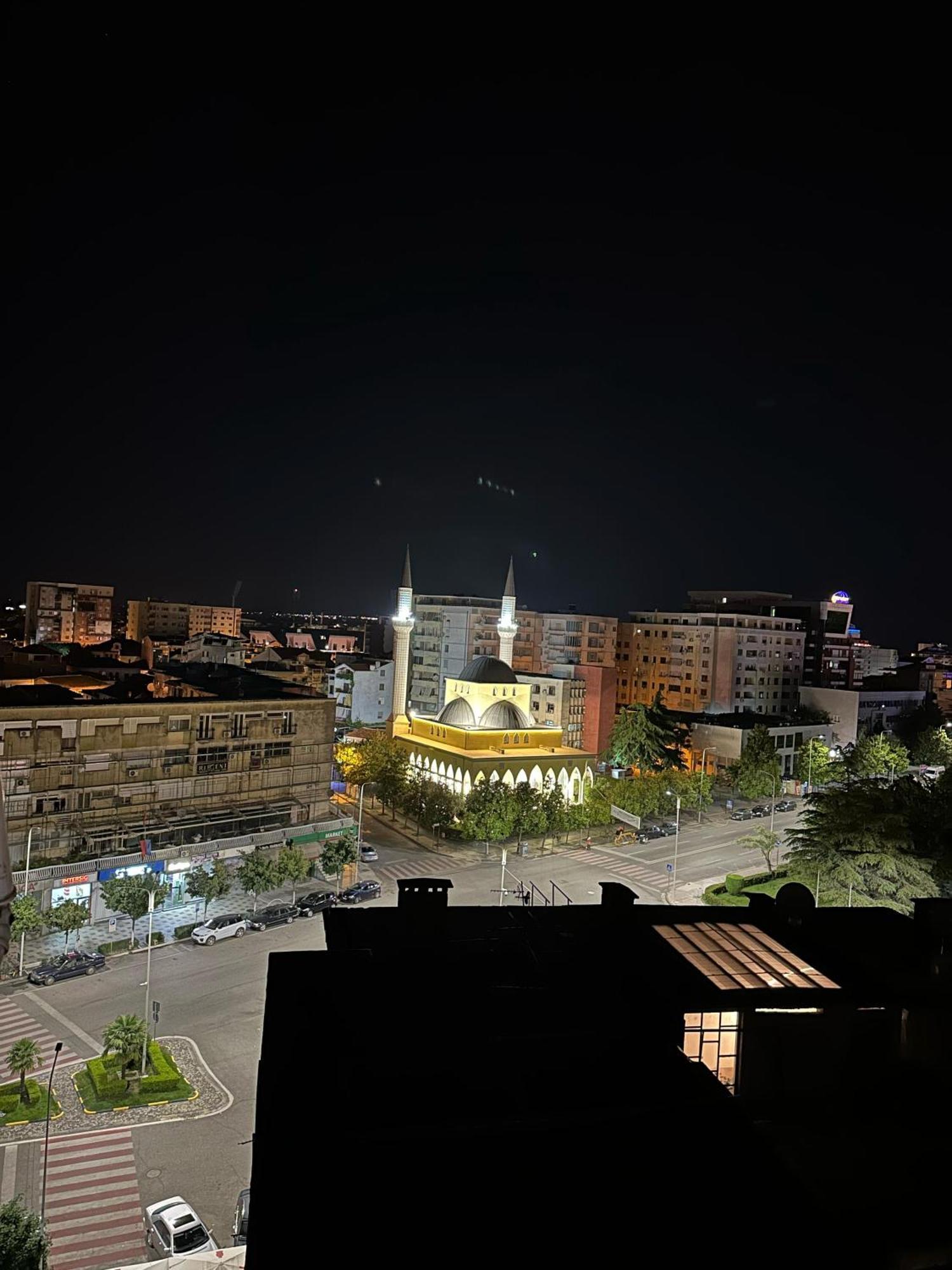 Amy'S Luxury Appartment Shkodër Стая снимка