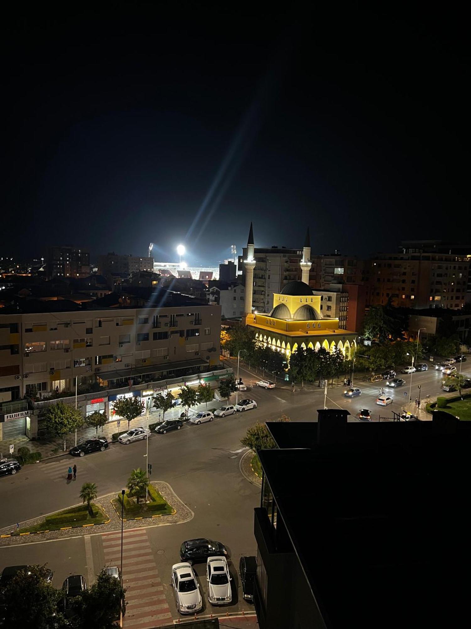 Amy'S Luxury Appartment Shkodër Екстериор снимка