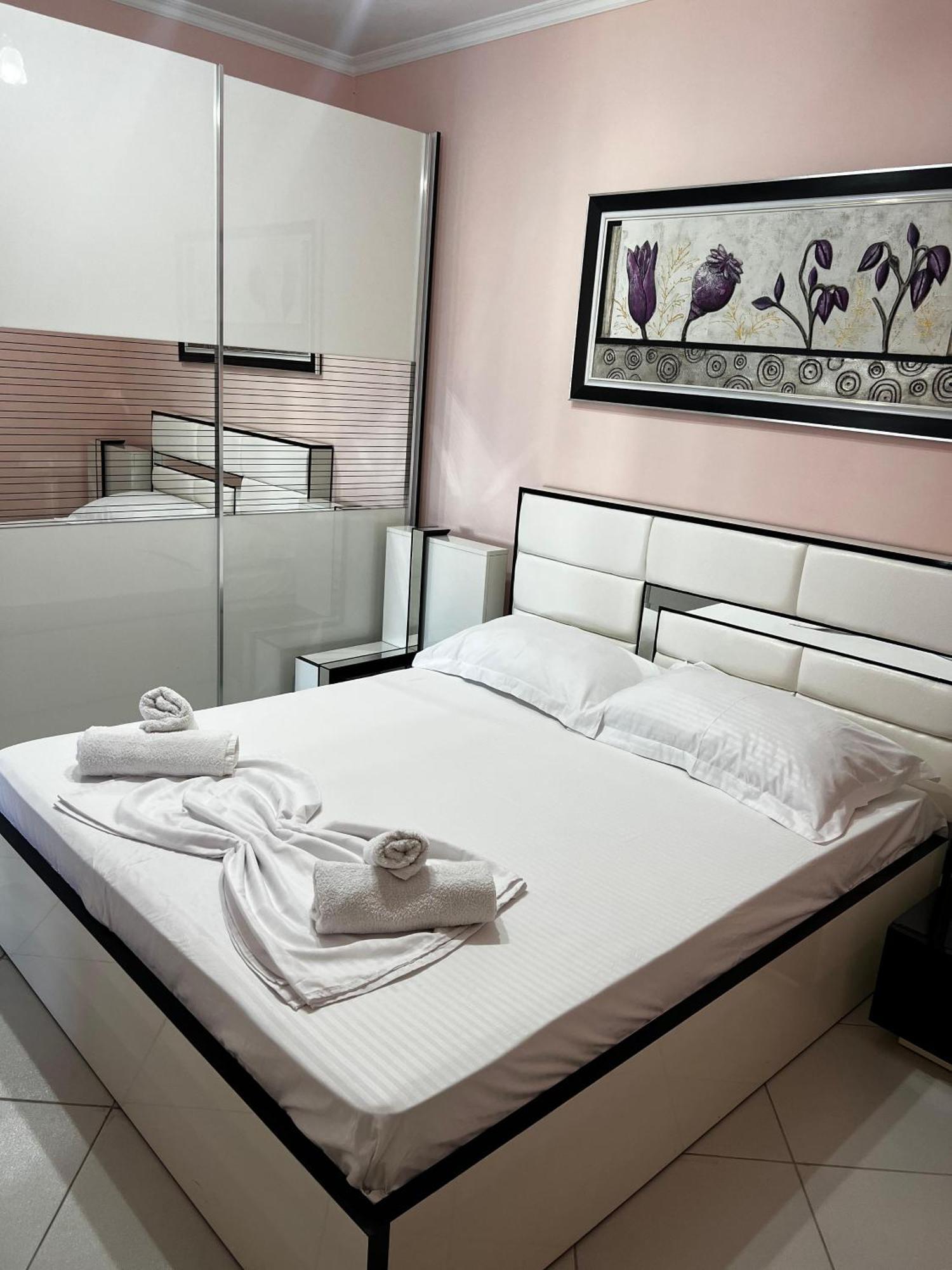 Amy'S Luxury Appartment Shkodër Екстериор снимка
