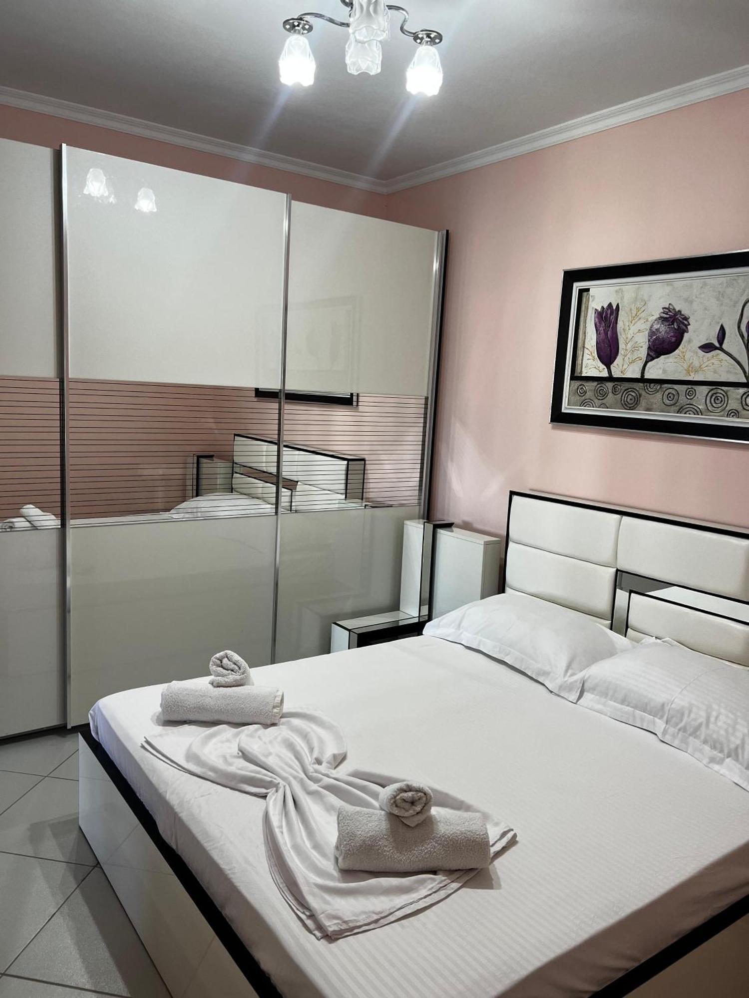 Amy'S Luxury Appartment Shkodër Екстериор снимка