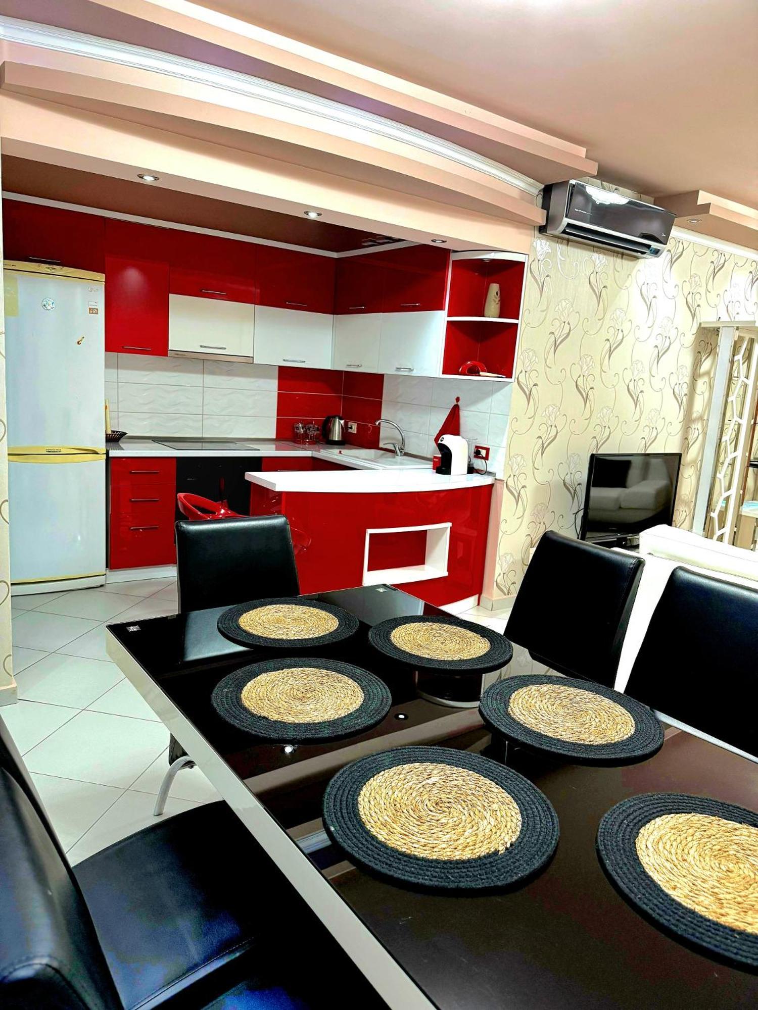 Amy'S Luxury Appartment Shkodër Екстериор снимка