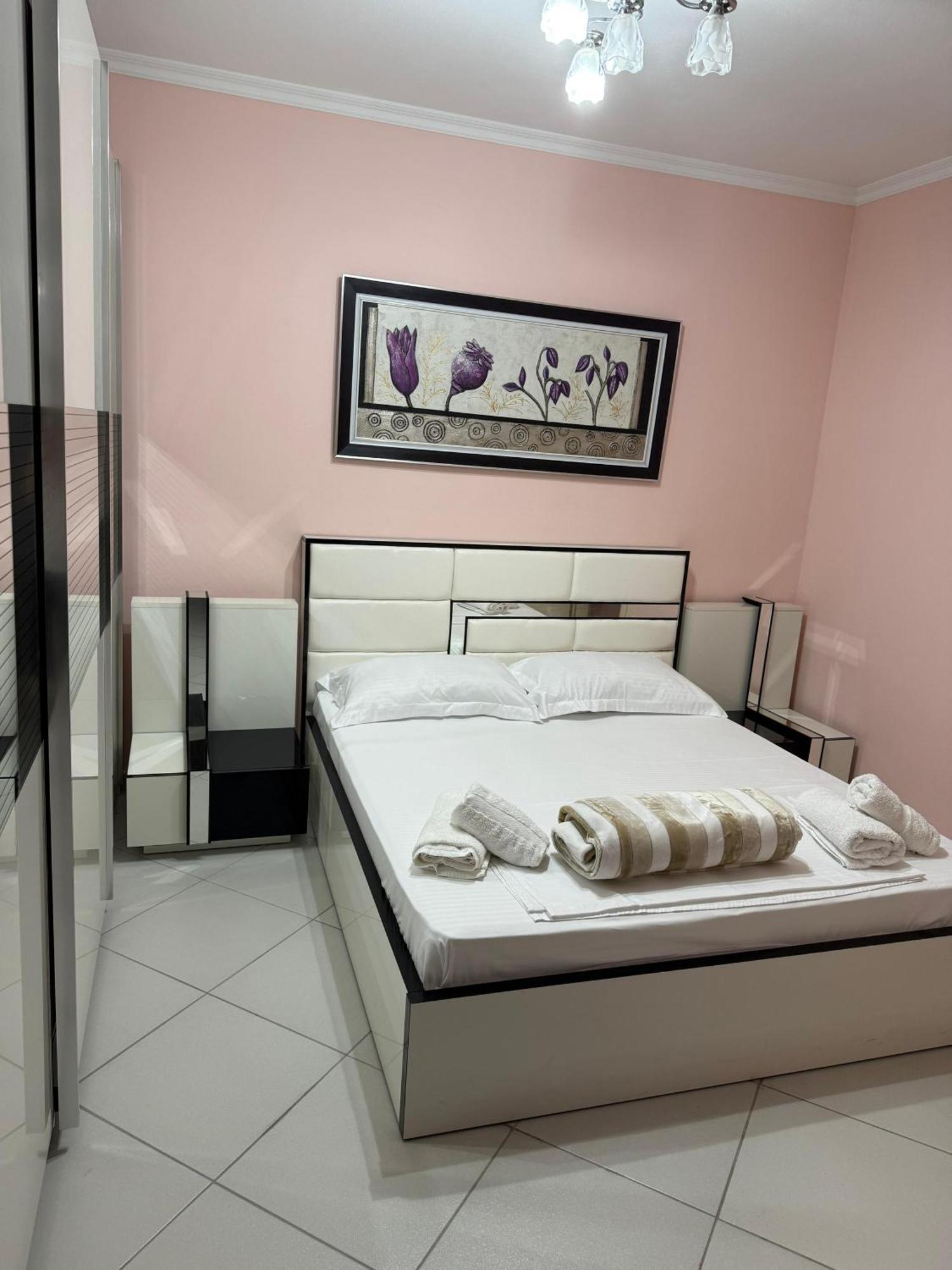Amy'S Luxury Appartment Shkodër Екстериор снимка