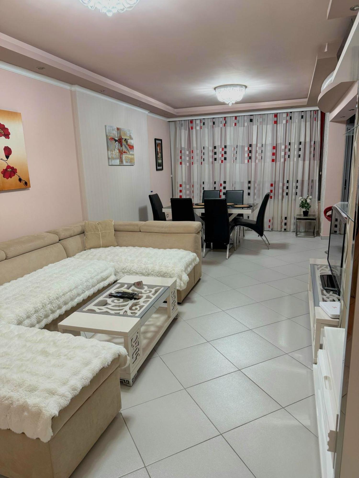 Amy'S Luxury Appartment Shkodër Екстериор снимка
