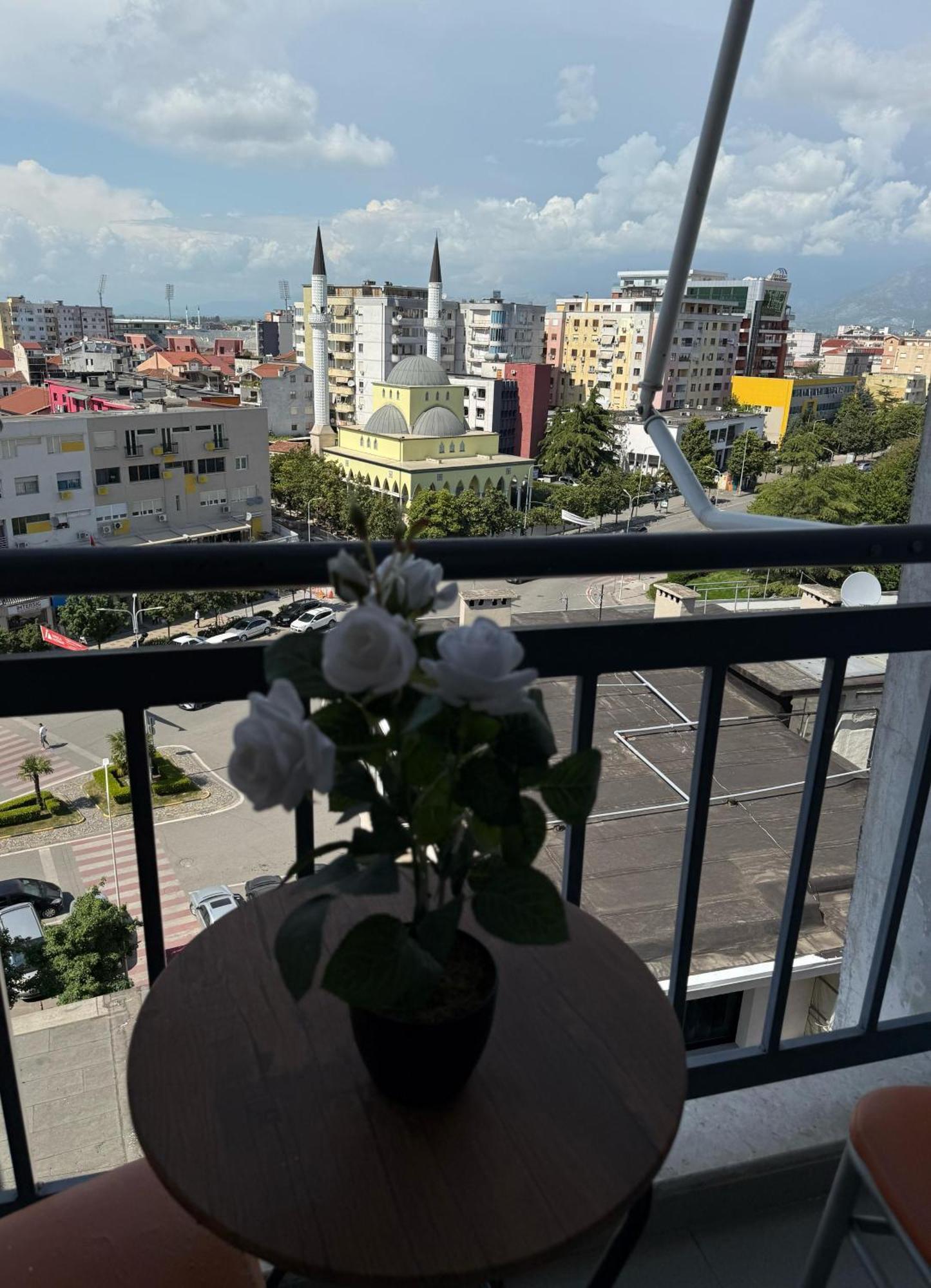 Amy'S Luxury Appartment Shkodër Екстериор снимка